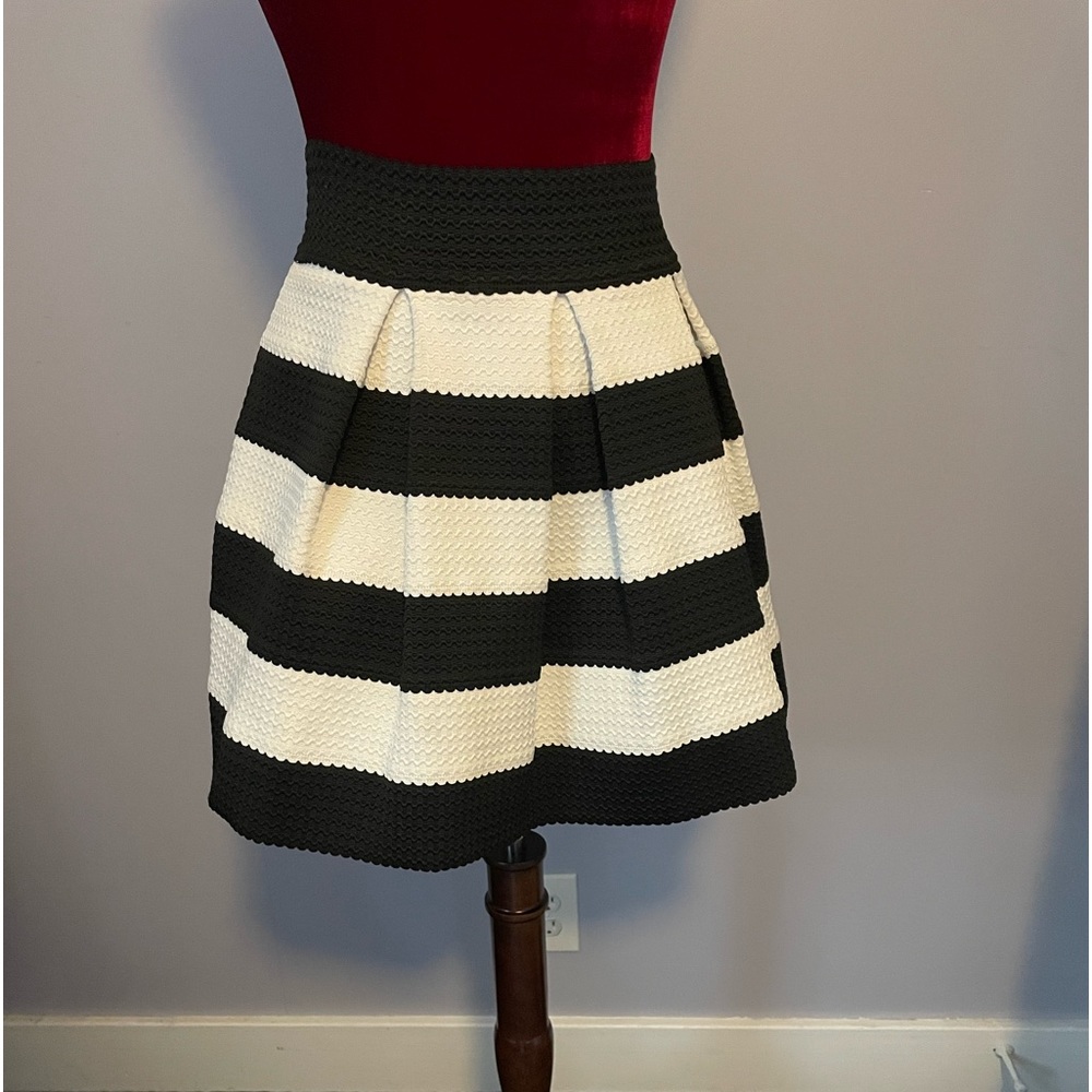 Dina Be skating skirt